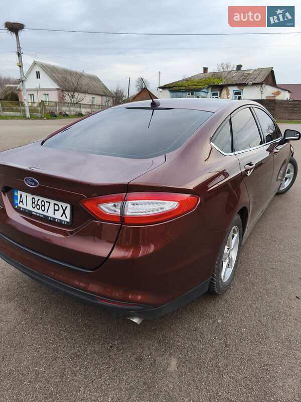 Седан Ford Fusion 2015 в Радомишлі