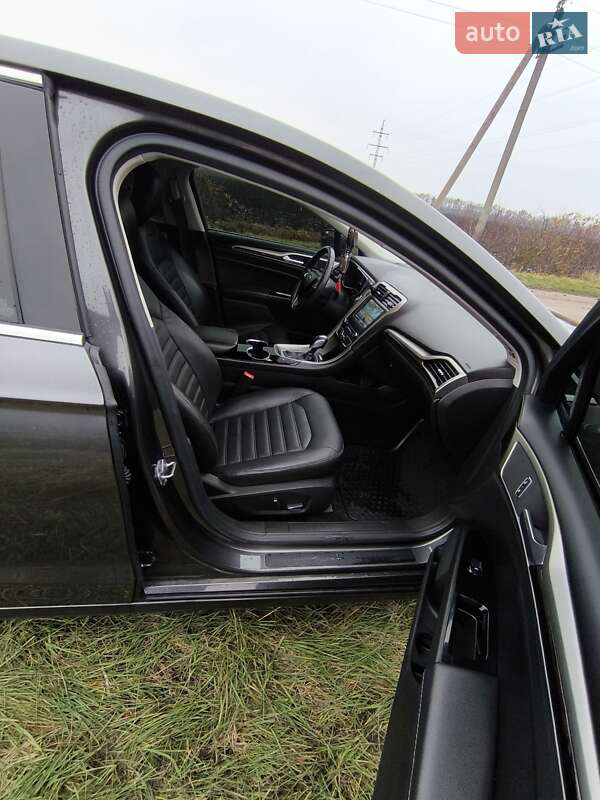 Седан Ford Fusion 2015 в Києві