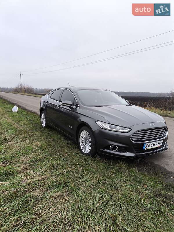 Седан Ford Fusion 2015 в Києві