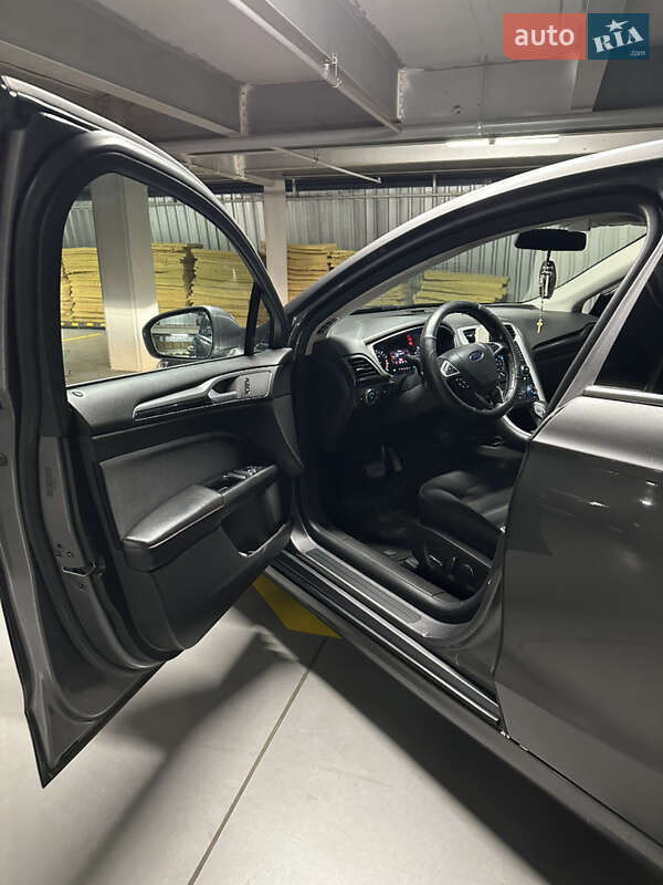 Седан Ford Fusion 2014 в Виннице