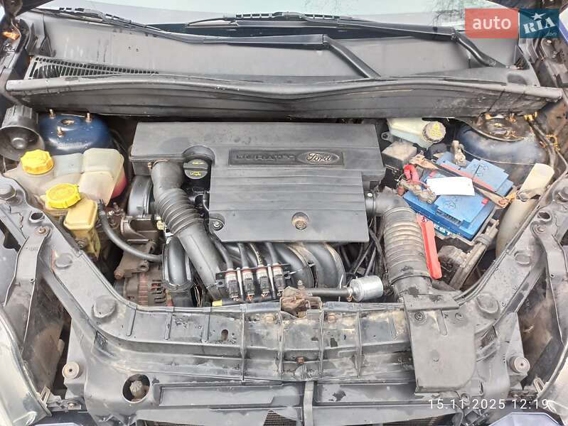 Хэтчбек Ford Fusion 2011 в Чуднове