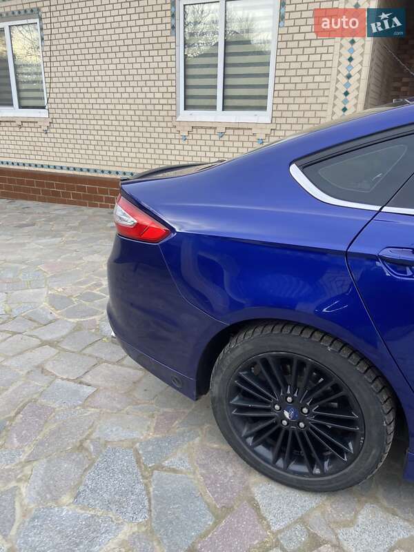 Седан Ford Fusion 2013 в Бершади