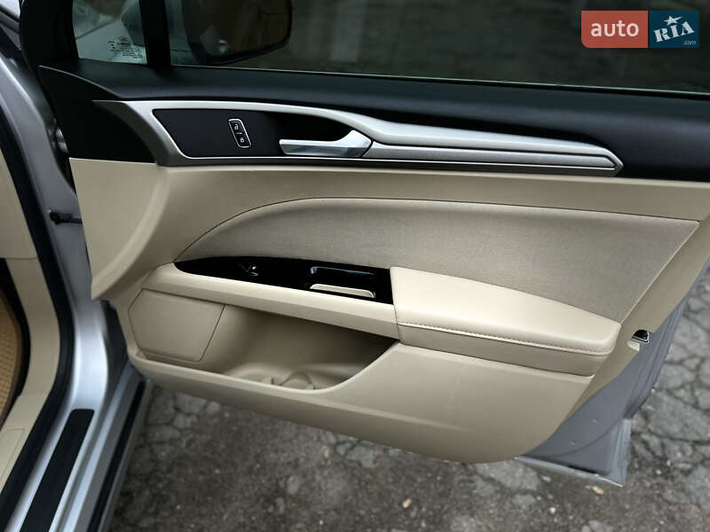 Седан Ford Fusion 2015 в Ровно фото 34 Седан Ford Fusion 2015 в Ровно