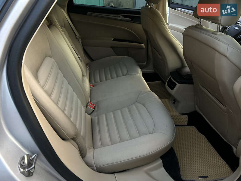 Седан Ford Fusion 2015 в Ровно фото 42 Седан Ford Fusion 2015 в Ровно