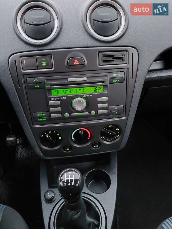 Хэтчбек Ford Fusion 2008 в Виннице