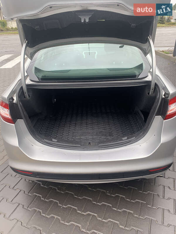 Седан Ford Fusion 2015 в Києві