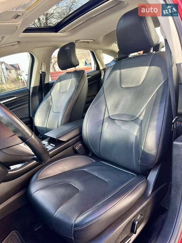 Седан Ford Fusion 2016 в Чернівцях