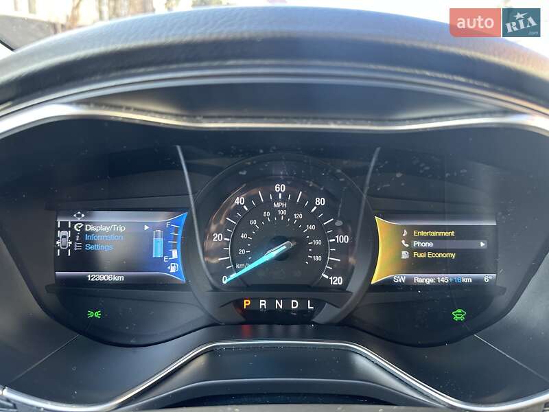 Седан Ford Fusion 2016 в Чернівцях