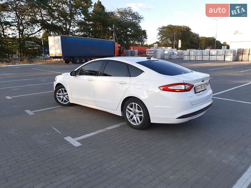Седан Ford Fusion 2016 в Одесі