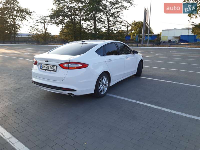 Седан Ford Fusion 2016 в Одесі