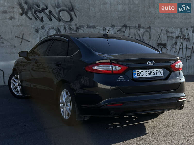 Седан Ford Fusion 2013 в Львове