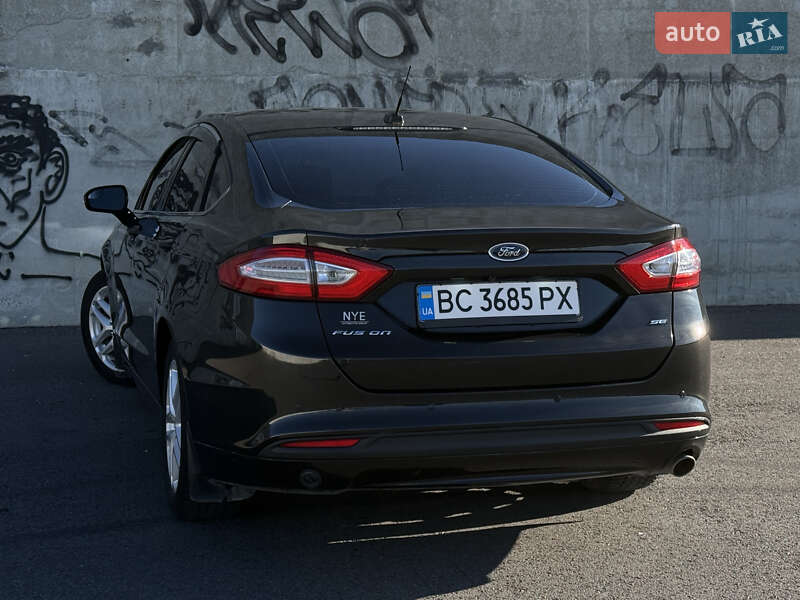 Седан Ford Fusion 2013 в Львове