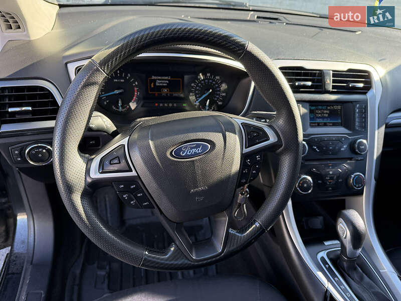 Седан Ford Fusion 2013 в Львове