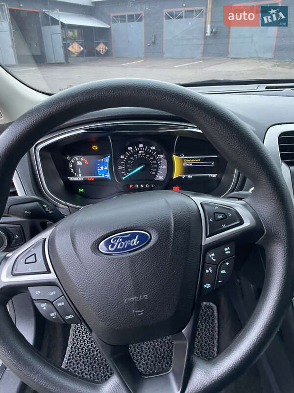 Седан Ford Fusion 2017 в Житомирі