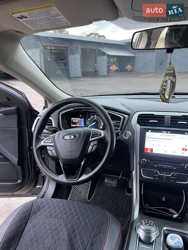 Седан Ford Fusion 2017 в Житомирі