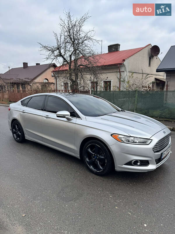 Седан Ford Fusion 2014 в Львові