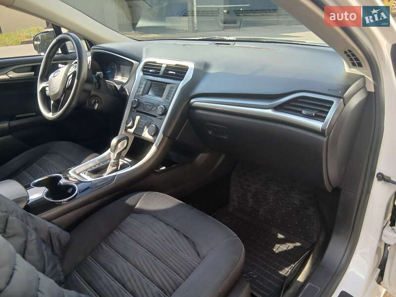 Седан Ford Fusion 2015 в Сумах