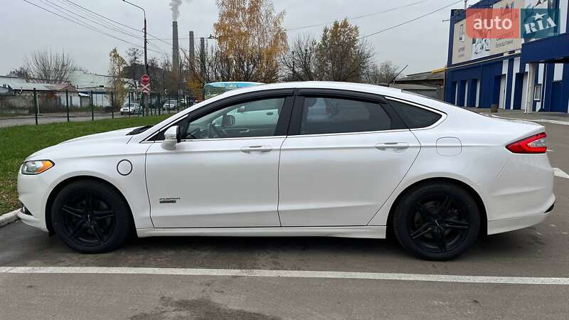 Седан Ford Fusion 2015 в Киеве