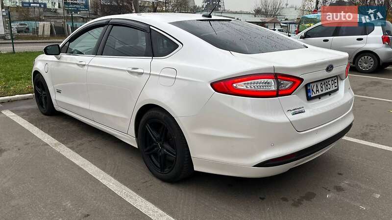 Седан Ford Fusion 2015 в Киеве
