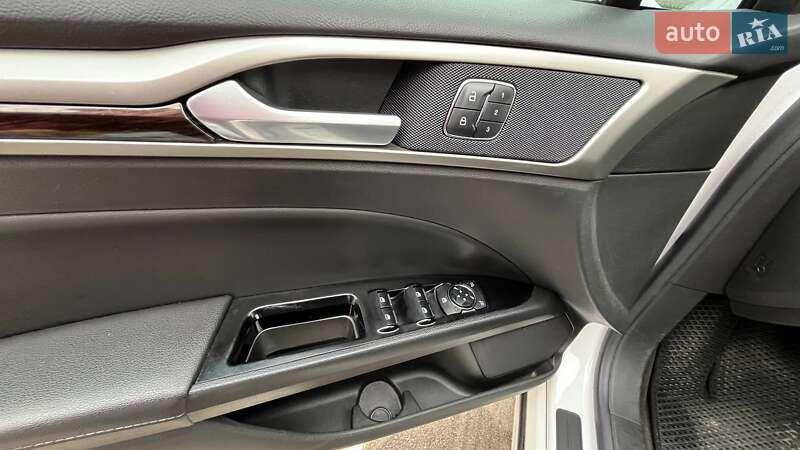 Седан Ford Fusion 2015 в Киеве