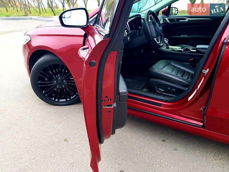 Седан Ford Fusion 2016 в Миколаєві