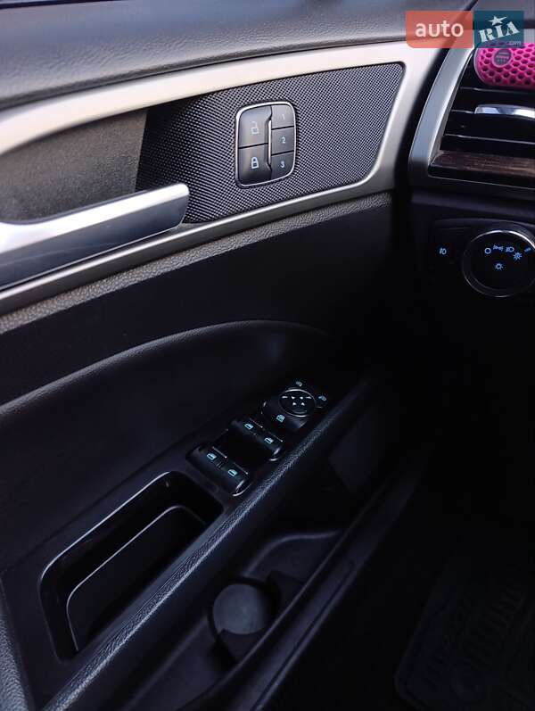 Седан Ford Fusion 2015 в Києві