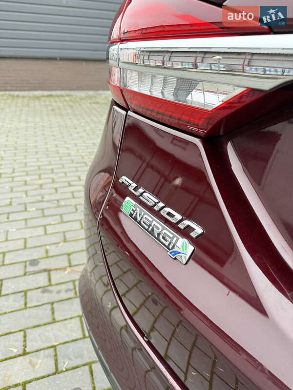 Седан Ford Fusion 2017 в Ровно