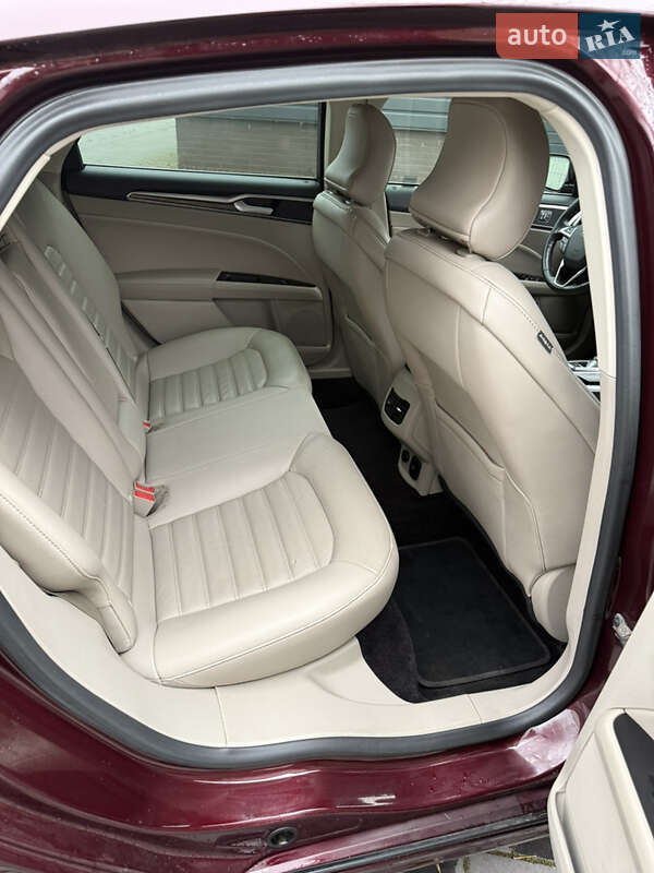 Седан Ford Fusion 2017 в Ровно