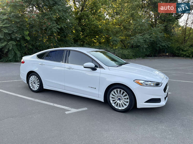 Седан Ford Fusion 2015 в Днепре