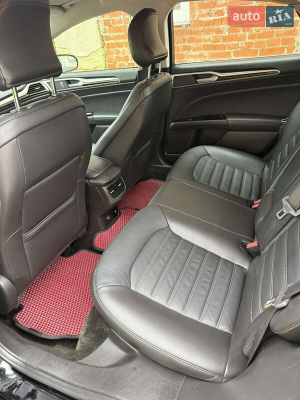 Седан Ford Fusion 2016 в Львове