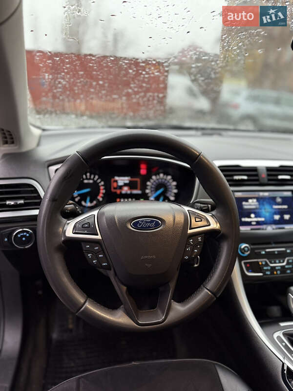 Седан Ford Fusion 2015 в Києві