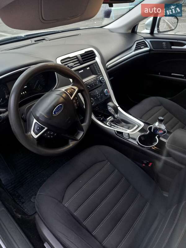 Седан Ford Fusion 2014 в Измаиле