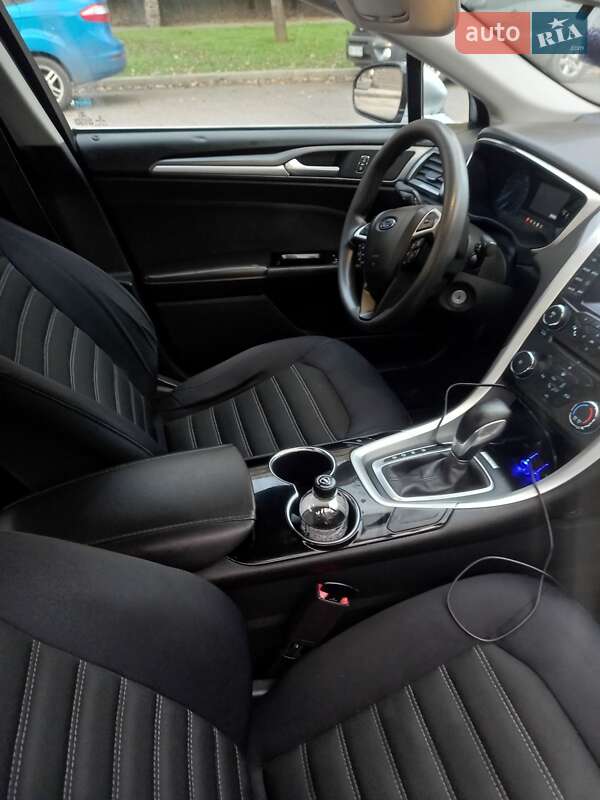 Седан Ford Fusion 2014 в Измаиле