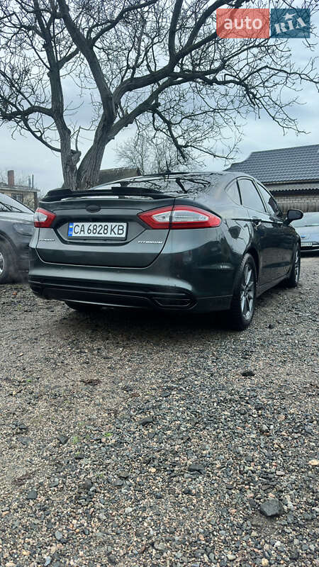 Седан Ford Fusion 2015 в Смеле