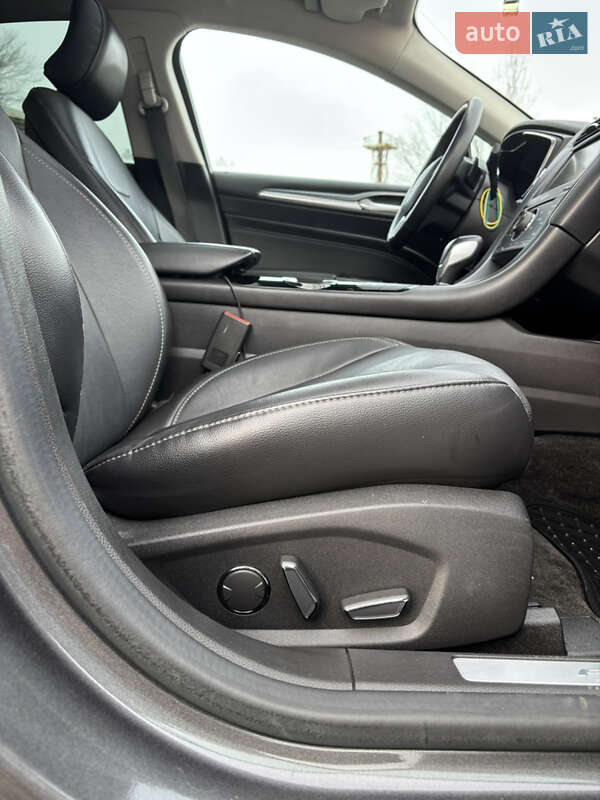 Седан Ford Fusion 2015 в Кривом Роге