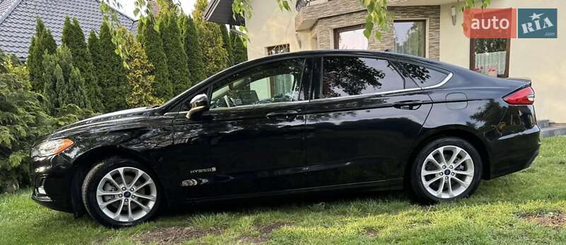 Седан Ford Fusion 2019 в Рівне