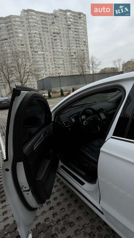 Седан Ford Fusion 2015 в Киеве фото 33 Седан Ford Fusion 2015 в Киеве