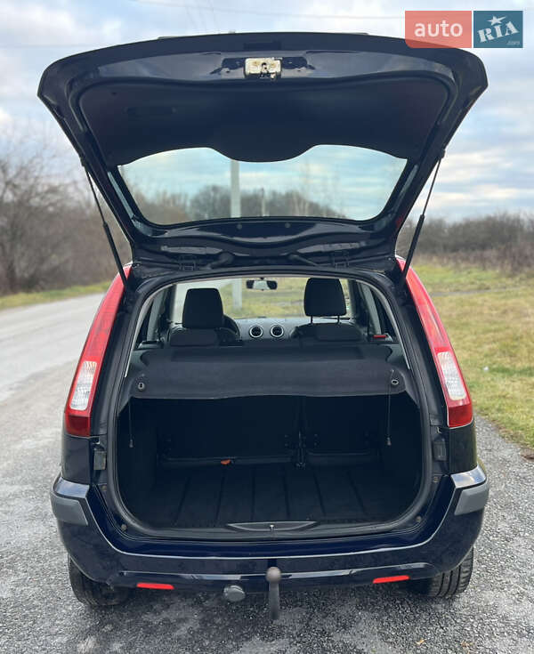 Хэтчбек Ford Fusion 2006 в Звягеле