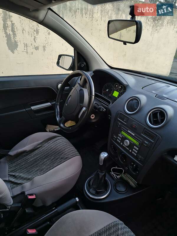 Хетчбек Ford Fusion 2007 в Олександрівці (Краматорського району) фото 3 Хетчбек Ford Fusion 2007 в Олександрівці (Краматорського району)