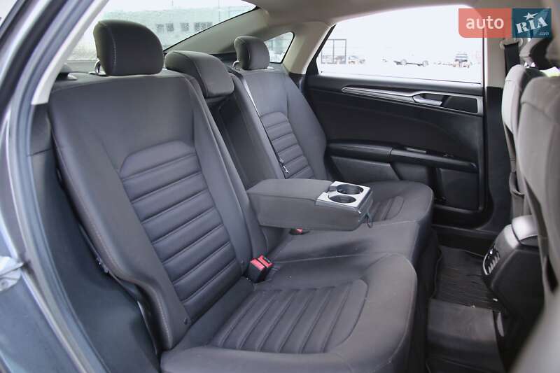 Седан Ford Fusion 2016 в Харкові