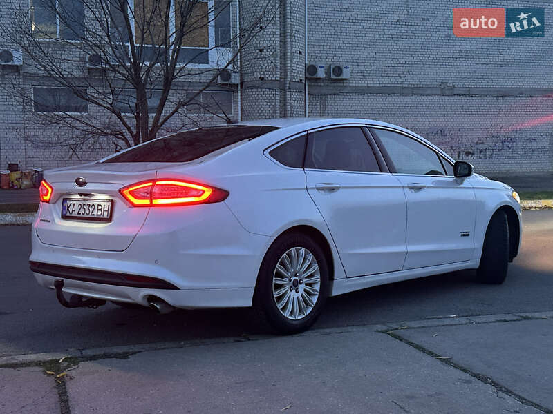 Седан Ford Fusion 2015 в Херсоні
