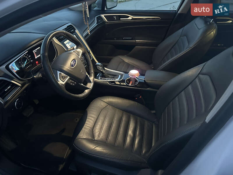 Седан Ford Fusion 2015 в Херсоні