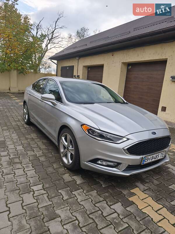 Седан Ford Fusion 2018 в Измаиле