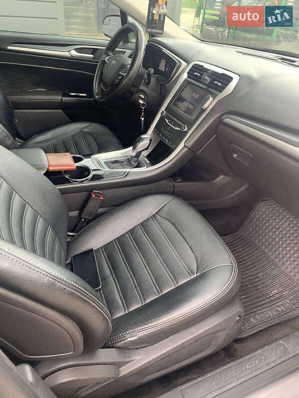 Седан Ford Fusion 2012 в Косове