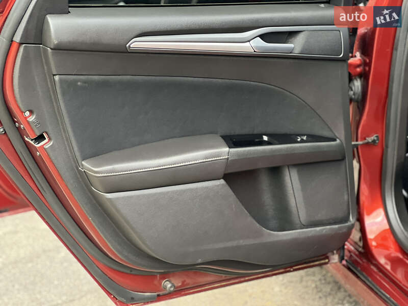 Седан Ford Fusion 2014 в Виннице