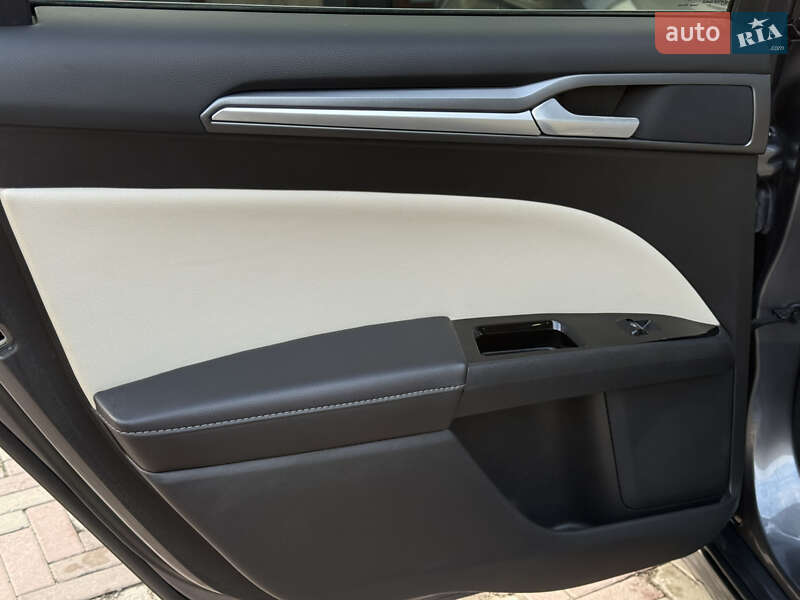 Седан Ford Fusion 2013 в Харкові