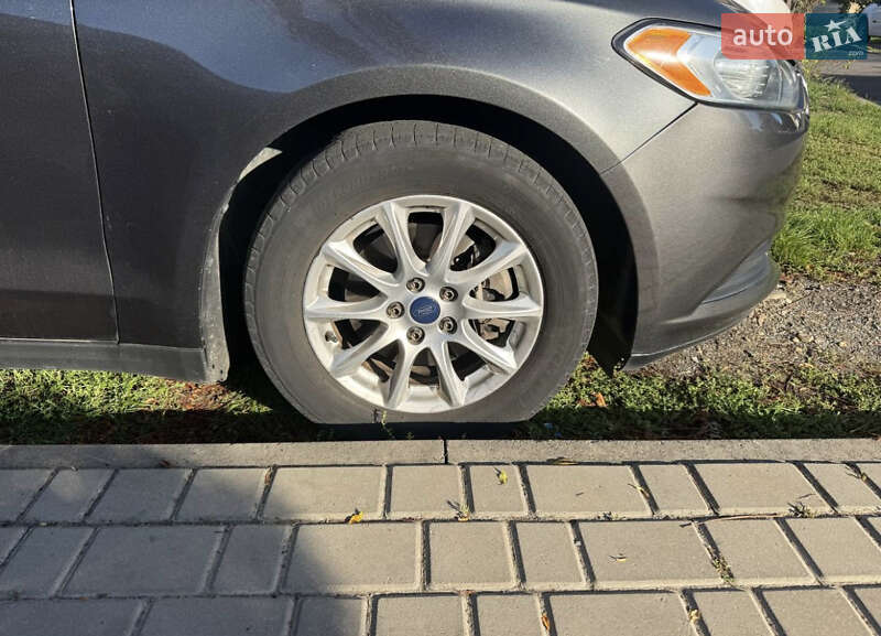 Седан Ford Fusion 2015 в Коломиї