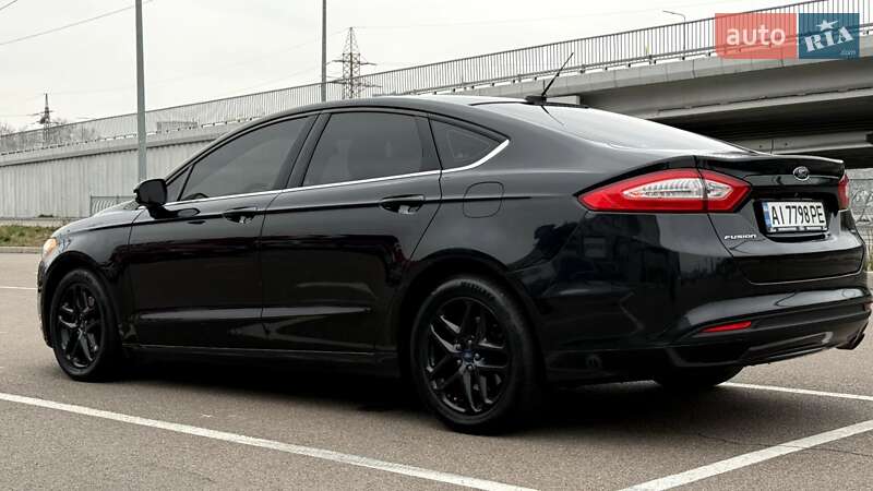 Седан Ford Fusion 2013 в Вышгороде