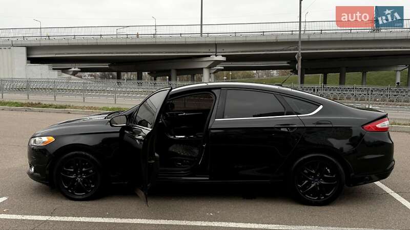 Седан Ford Fusion 2013 в Вышгороде