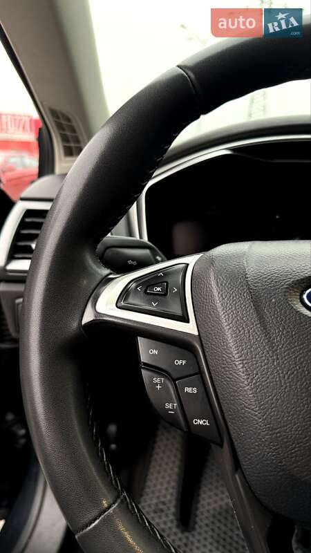 Седан Ford Fusion 2013 в Вышгороде